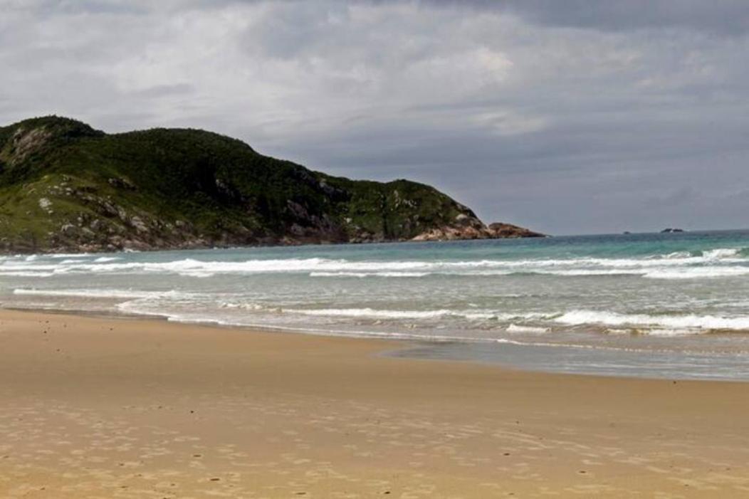 Casa com piscina e acesso a pé à Praia do Santinho Florianópolis Esterno foto