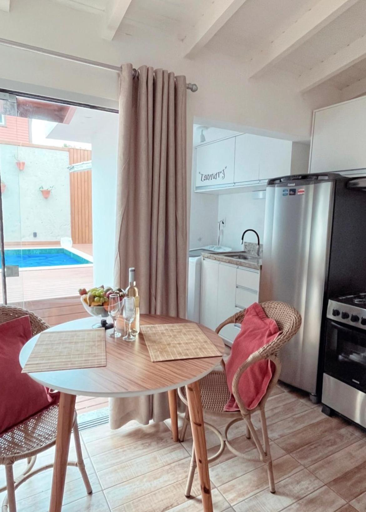 Casa com piscina e acesso a pé à Praia do Santinho Florianópolis Esterno foto