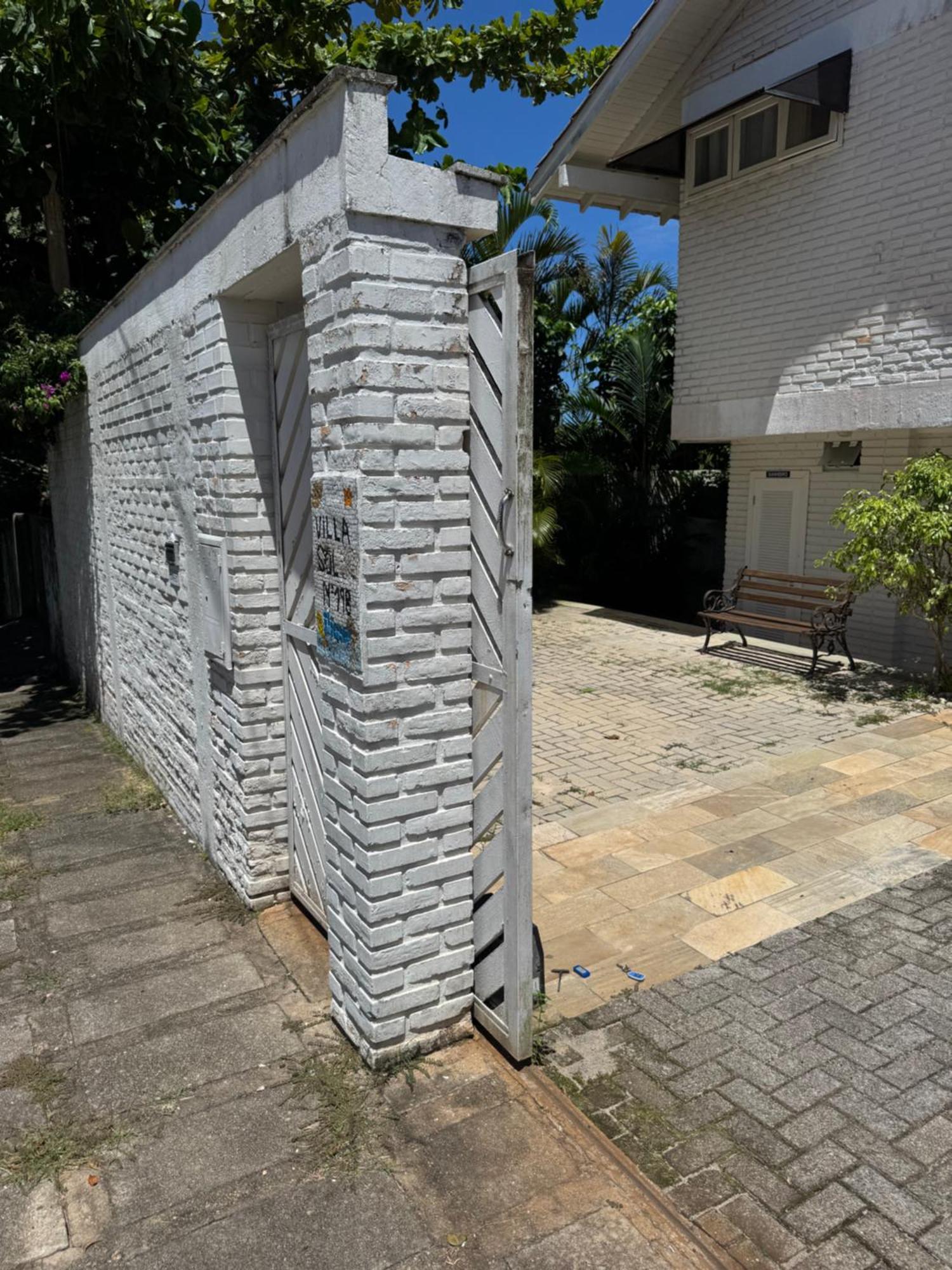 Casa com piscina e acesso a pé à Praia do Santinho Florianópolis Esterno foto